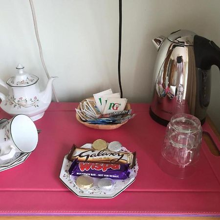 Room In Guest Room - Orchard Manor, Fore Street, Probus, Cornwall ترورو المظهر الخارجي الصورة